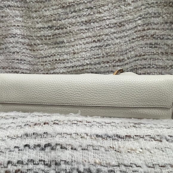 Chic, talilored Ivory Colored, Pebble Leather, Coach Highrise bag M1230-30472 - Picture 3 of 16